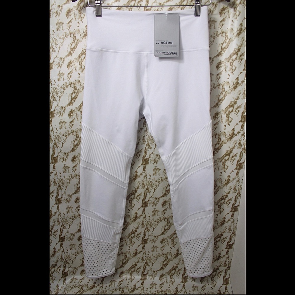 NWT - Lorna Jane_ Ivory Ab Support Yoga Legging